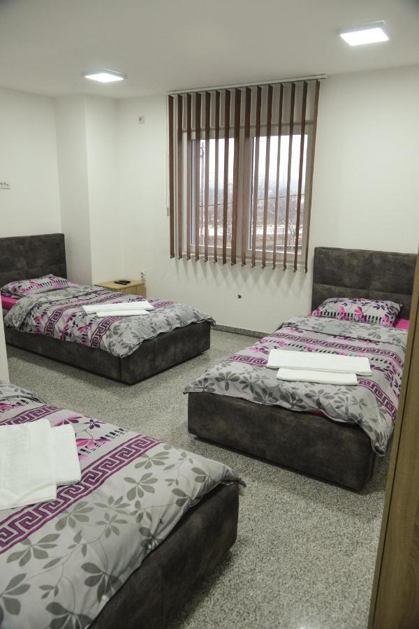 Binta Hostel Vranje Esterno foto