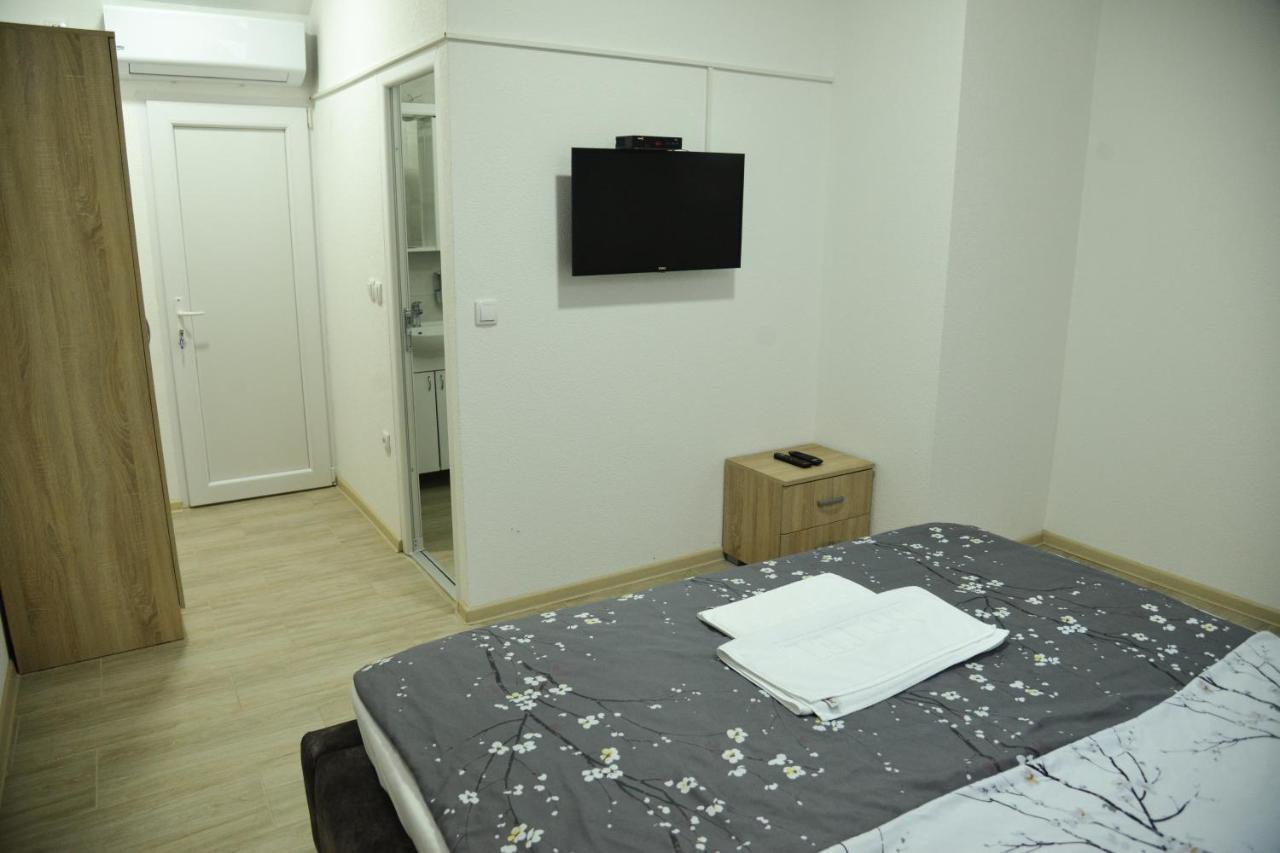 Binta Hostel Vranje Esterno foto