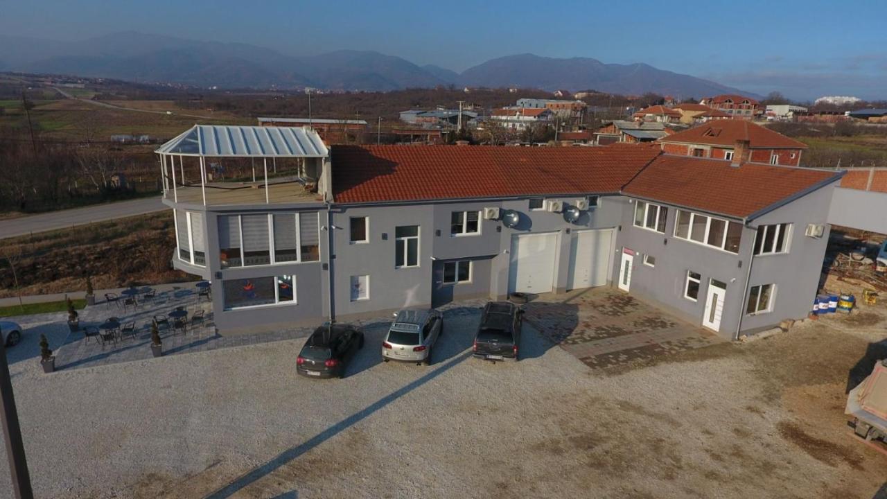 Binta Hostel Vranje Esterno foto