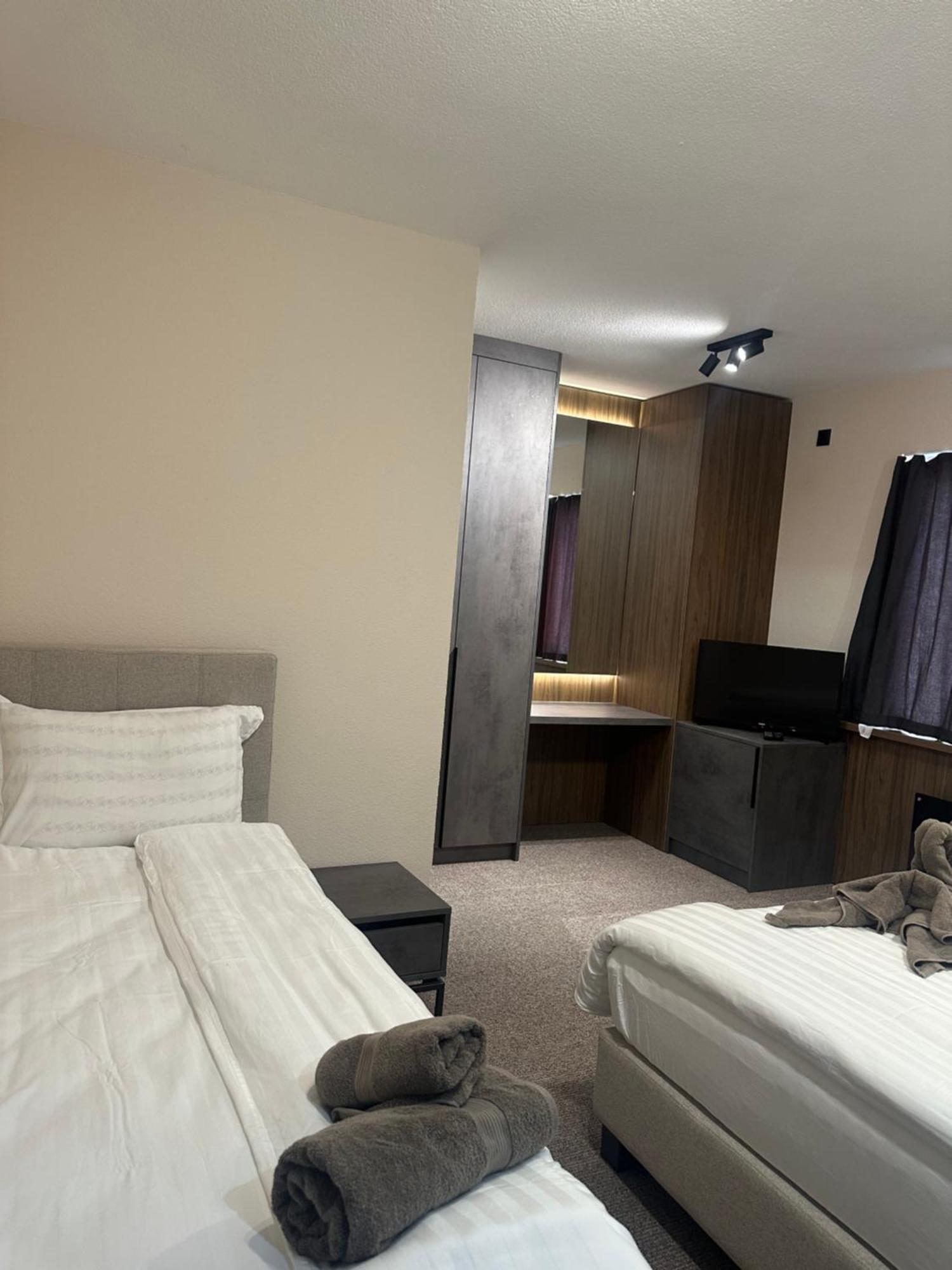 Binta Hostel Vranje Esterno foto
